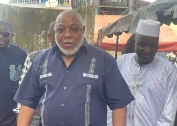 Construction des stades de N’Zérékoré et du 28 septembre:Le play boy Baidy doit intéresser la CRIEF !